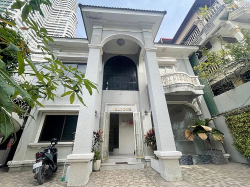VILLA FOR RENT IN BOEUNG KENG KANG1