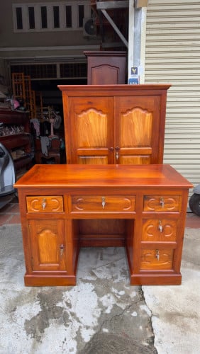 តុការិយាល័យ គិតលុយ ខ្នាតមុខ1ម2 កម្ពស់ 80 ជម្រៅ60 បេងលាយធ្នុង