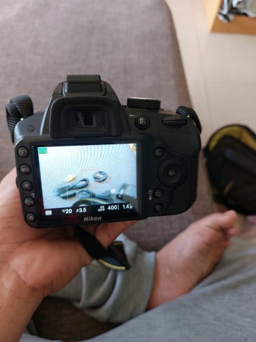 D3200