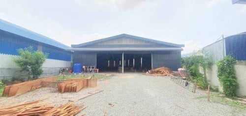 ឃ្លាំងសម្រាប់លក់​ នៅជិតផ្សារសន្តិភាព២ / Warehouse for Sale Nearby Sontepheap2