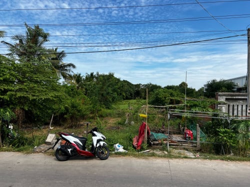 ដីល្អនៅជិបប្រលានថ្មី