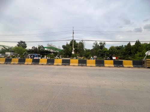 ►ដីសម្រាប់ជួលលើផ្លួវជាសុផារ៉ាជិតបុរី​ ជីបម៉ុង