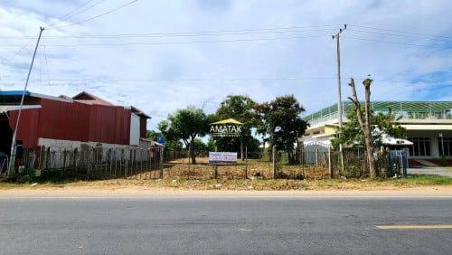 ដីលក់ឬជួលកន្ទុយជាប់ទន្លេបាសាក់លើផ្លូវ 21B