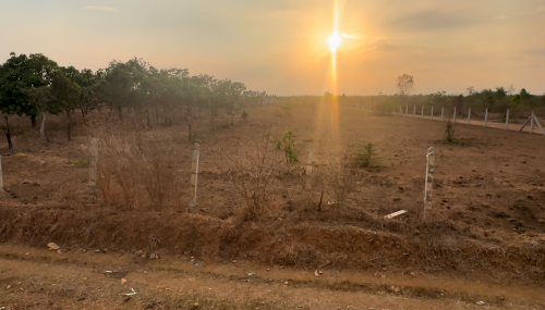ដីស្មើល្អ ប្លង់រឹង មានរបងស្រាប់