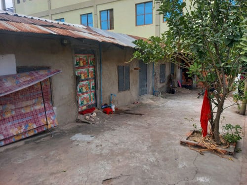 ផ្ទះនឹងដីលក់