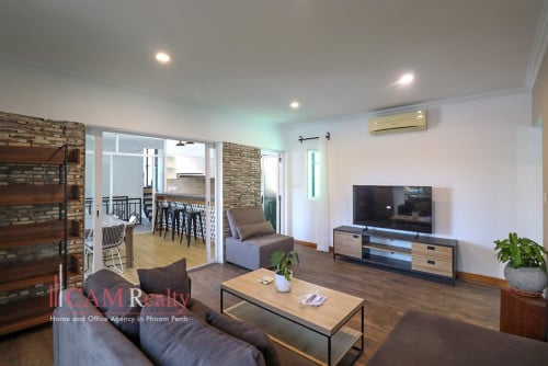 Renovated 3 Bedroom Apartment For Rent in Tonle Basak - border BKK1