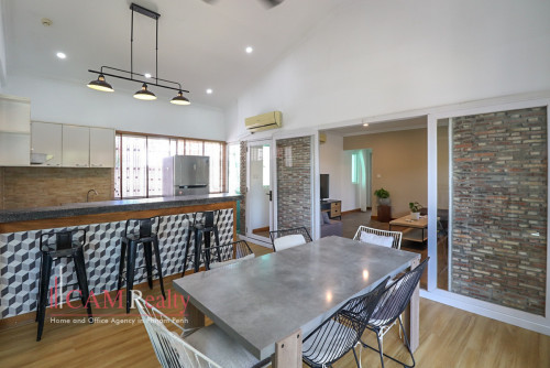 Renovated 3 Bedroom Apartment For Rent in Tonle Basak - border BKK1