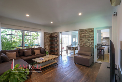 Renovated 3 Bedroom Apartment For Rent in Tonle Basak - border BKK1