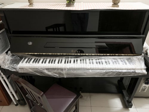 Upright Piano for Sale (Never used, likes new)