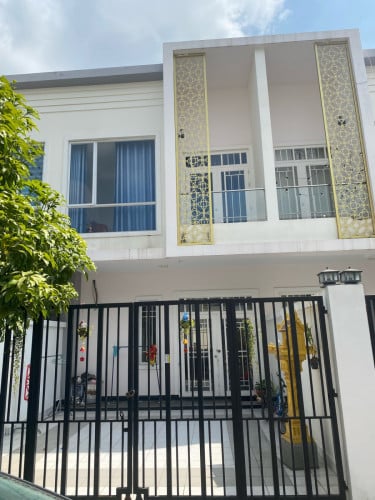 ផ្ទះលក់បន្ទាន់ ម្ចាស់ដើមផ្ទាល់ តំលៃក្រោមទីផ្សារ