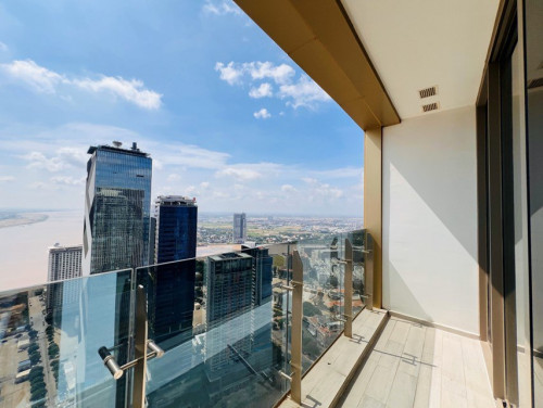 Luxurious 2 Bedroom For Rent  at The Peak  Tonle Bassac