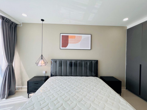 Luxurious 2 Bedroom For Rent  at The Peak  Tonle Bassac