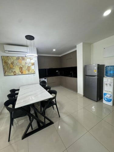 Luxury 2 Bedroom at The Peak for Rent