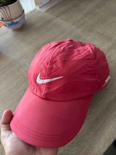 មួកជជុះសុីន nike នៅថ្មី