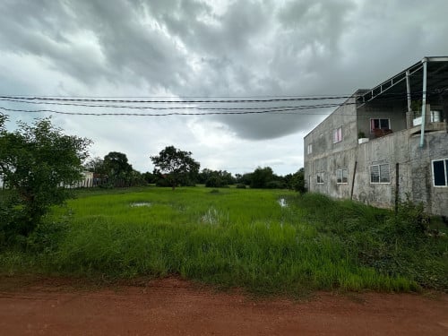 ដីលក់បន្ទាន់ ភូមិខ្នារ សង្កាត់ជ្រាវ ក្រុងសៀមរាប