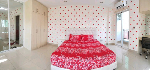 Income$200/m ក្នុងក្រុង បន្ទប់កែង ក្រោយពេលRoyal