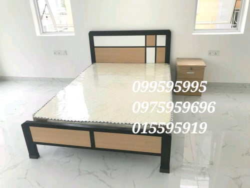 Bed with mattress 1.4mx2.0m