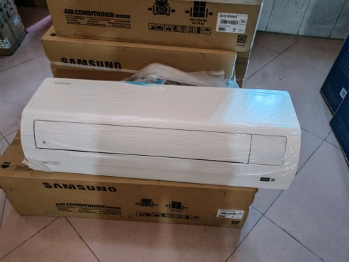 Samsung air conditioner inverter ថ្មីធានា​ 1 ឆ្នាំ​free តំឡើង ជើងទ្រ1គូរ
