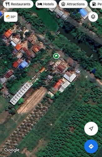 ឃ្លាំងជាប់ព្រែកសំរាប់លក់