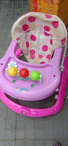 លក់រទេះដើរ បន្ទាន់ 5$ ថែមអាវ ក្មេងស្រី២ឆ្នំា ២កំផ្លឹ