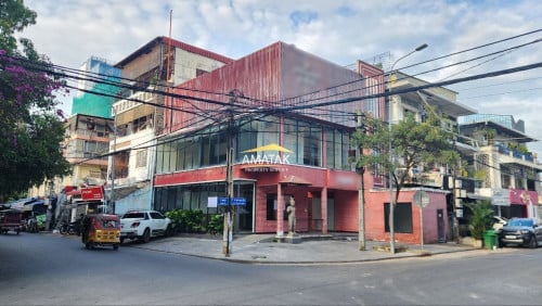 ផ្ទះកែងលក់នៅដូនពេញ