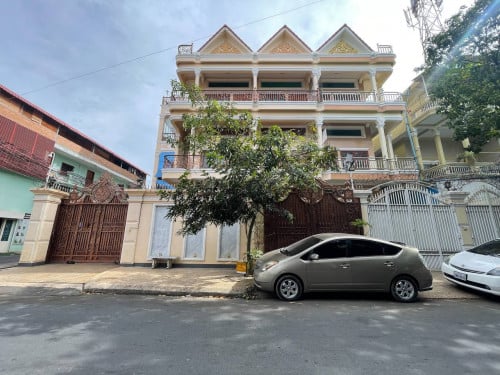 ផ្ទៈ២ល្វែងសំរាប់ជួលនៅទួលគោក ទីតាំងផ្លូវធំទូលាយសំរាប់ធ្វើជាការិយាល័យក្រុមហ៊ុន….