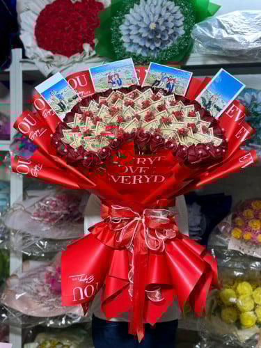 បាច់ផ្កា កុលាបជាមួយលុយ 330$