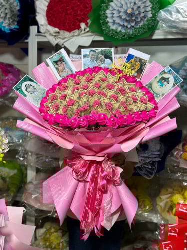 បាច់ផ្កាកុលាបជាមួយលុយ 330$