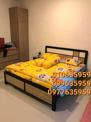 set Bed with mattress (as the same picture)