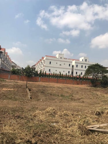 ដី៦ល្វែងលក់បន្ទាន់ ជិតផ្សាឈូកមាស