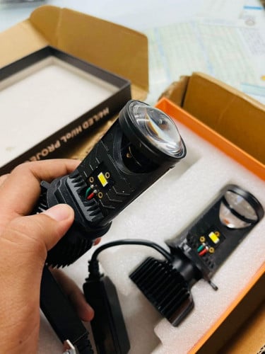 Led គុជ ដាក់បានឡាននឹងម៉ូតូ