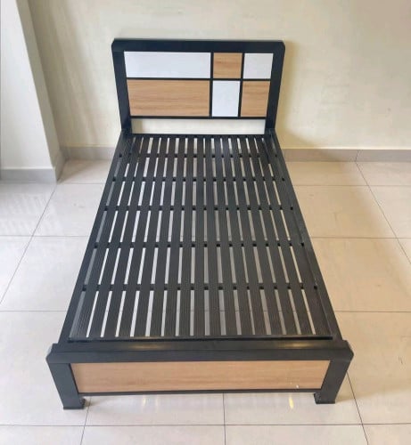 គ្រែដែកក្រាស់មានគ្រប់ខ្នាត