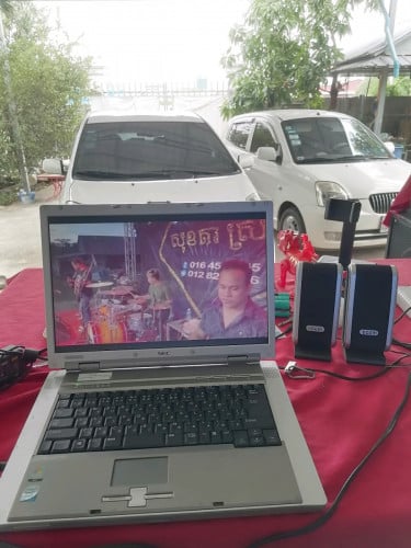 Laptop NEC ( speaker not inc.)