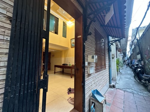 ផ្ទះជួលទីតាំងល្អ ក្បែរវិមានឯករាជ្យ និងផ្សារÆON1