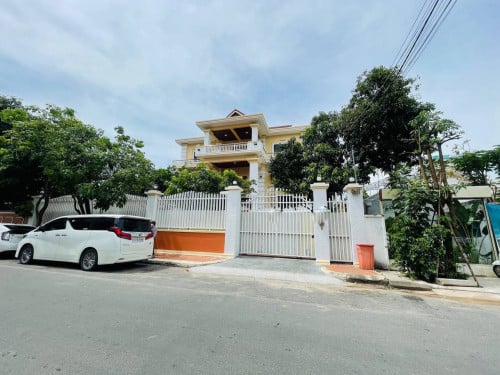New Villa For Rent In Khan Toul Kork