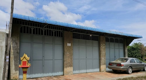 ឃ្លាំងជួល