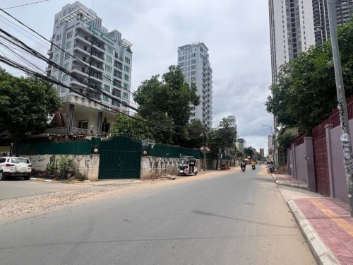 ដីកែងសម្រាប់ជួលនៅបឹងកេងកងទី3/ Corner Land for rent at Boeng Keng Kang3.