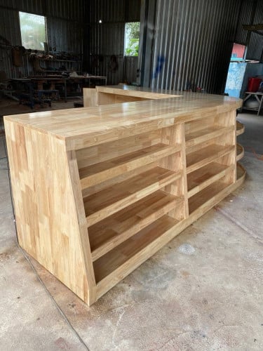 Counter mental and cover by wood / តុគិតលុយ គ្រោងដែក