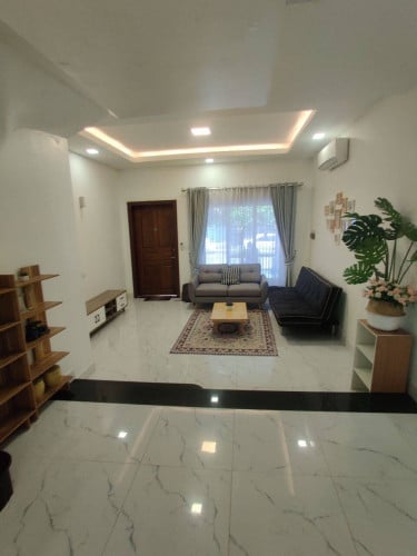 4bedrooms villa for rent in Tonle Basac