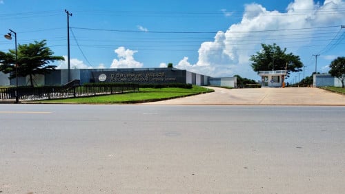 ដីខ្នាតធំជាប់រោងចក្រ