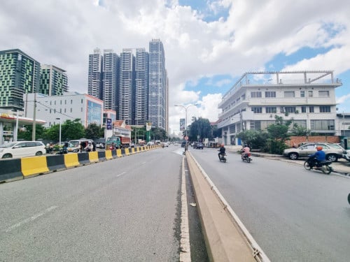 ដីនៅមហាវិថីព្រះនរោត្តម លក់បន្ទាន់! Land on St. Preah Norodom Blvd for Urgent Sale!