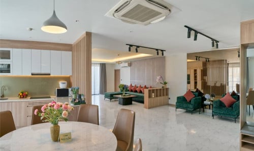 𝐅𝐨𝐫 𝐑𝐞𝐧𝐭: Brand New Apartment 4-Bedroom For Rent- In BKK1