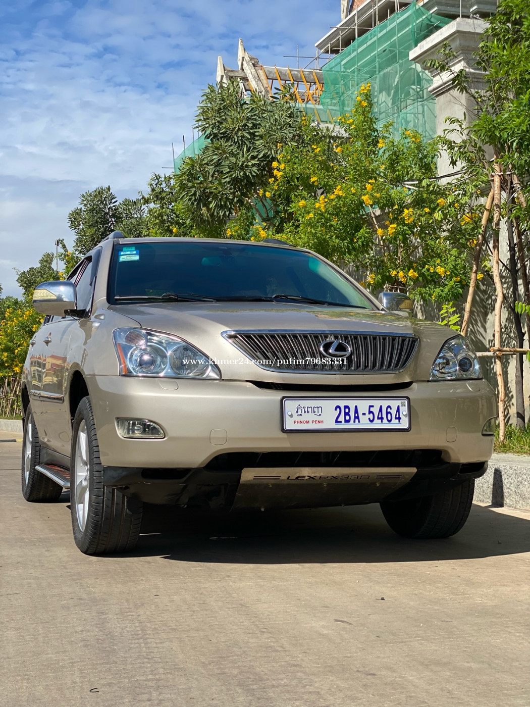Lexus RX330ឆ្នាំ04 ពាក់កណ្តាល price $19500.00 in Ou Baek K'am, Saensokh ...