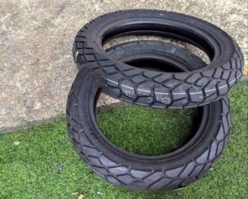 សំបកម៉ូតូអត់ពោះវៀនមួយគូ