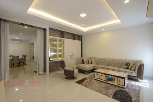 5 Bedrooms Twin Villa For Rent in The Platinum Euro Ville