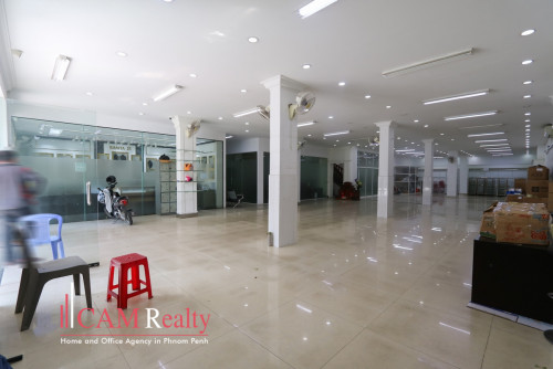 Commercial Space For Rent in Sangkat Phsar Depou