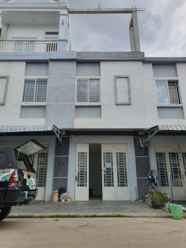 ផ្ទះសម្រាប់លក់ (Flat for Sell)