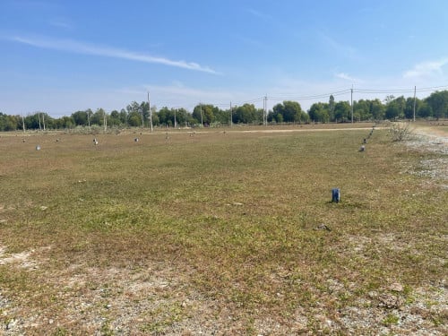 ដីសម្រាប់លក់