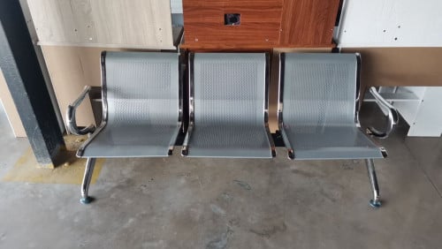 កៅអីរងចាំ