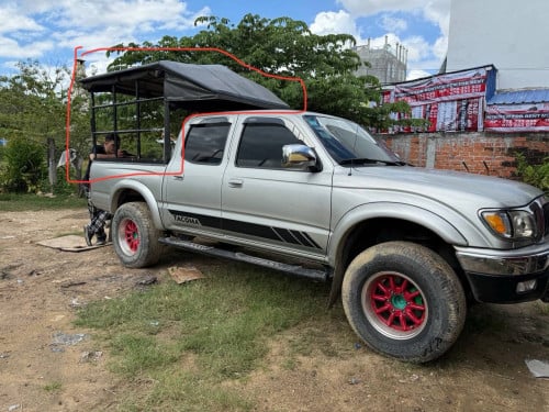 តំបូលក្រោយ Tacoma 01-04 300$